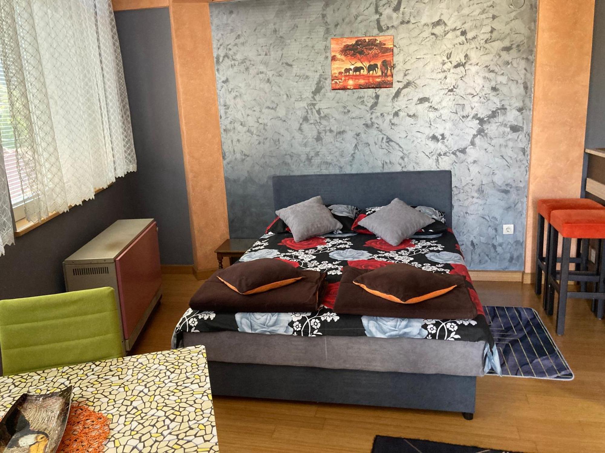 Apartman Aischa Nova Varos Bagian luar foto