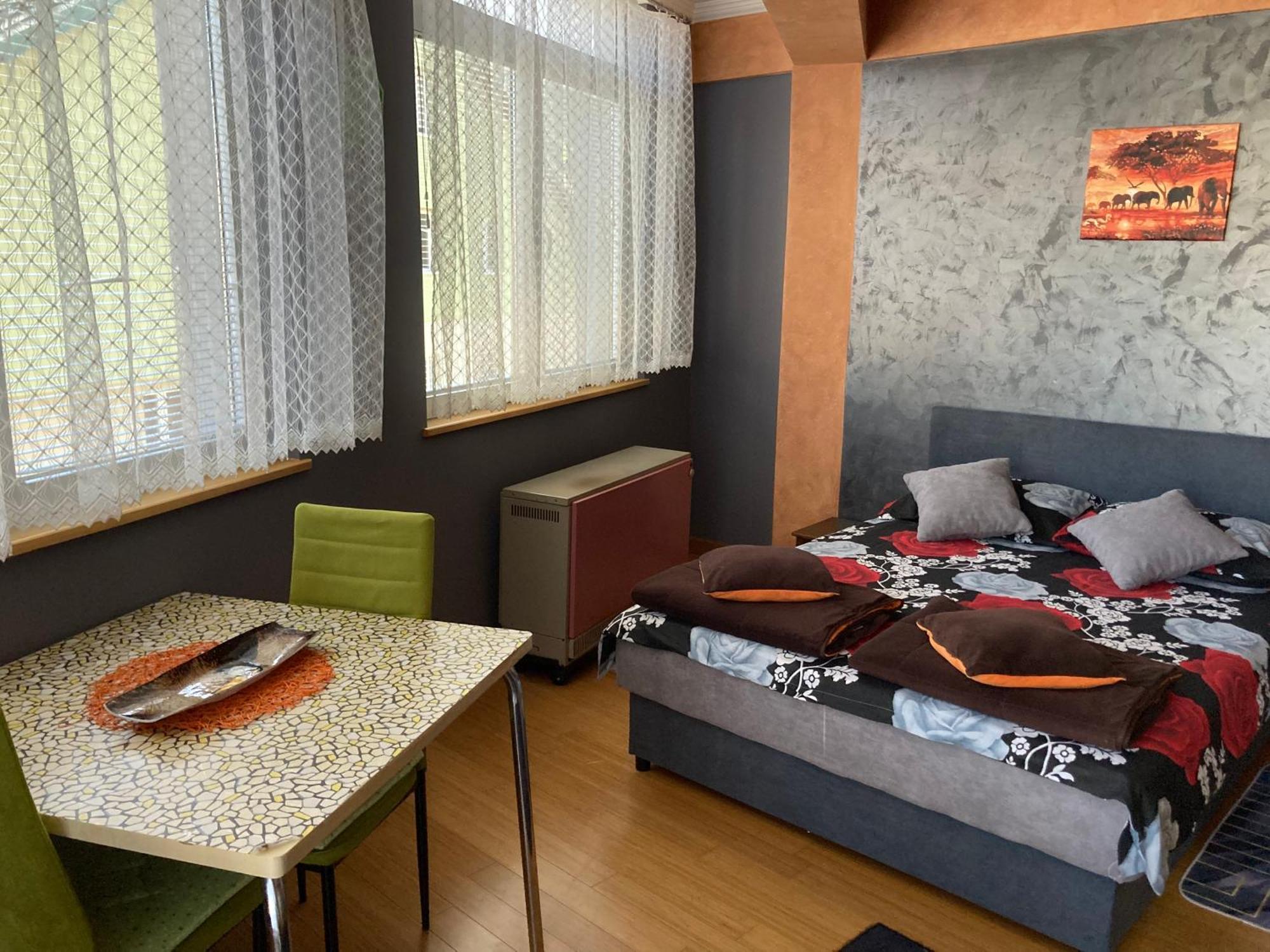 Apartman Aischa Nova Varos Bagian luar foto